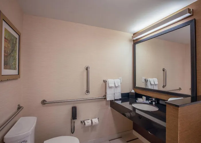 Fairfield And Downtown-river North Hotel 3*