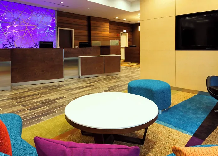Hotel Fairfield And Downtown-river North 3*