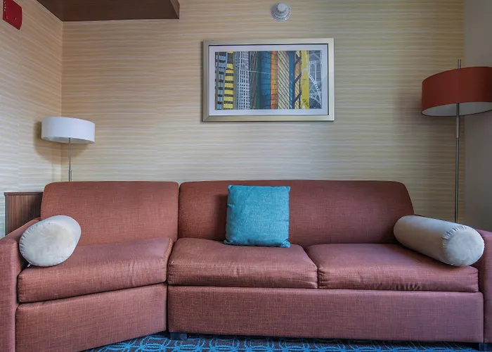 Hotel Fairfield And Downtown-river North 3*