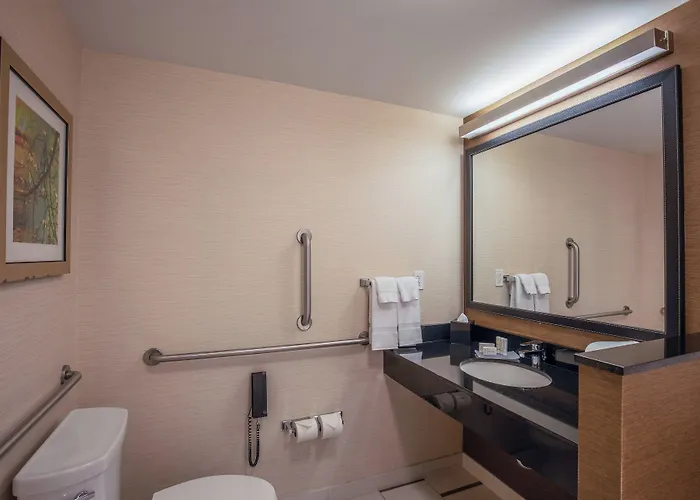 Fairfield And Downtown-river North Hotel 3*
